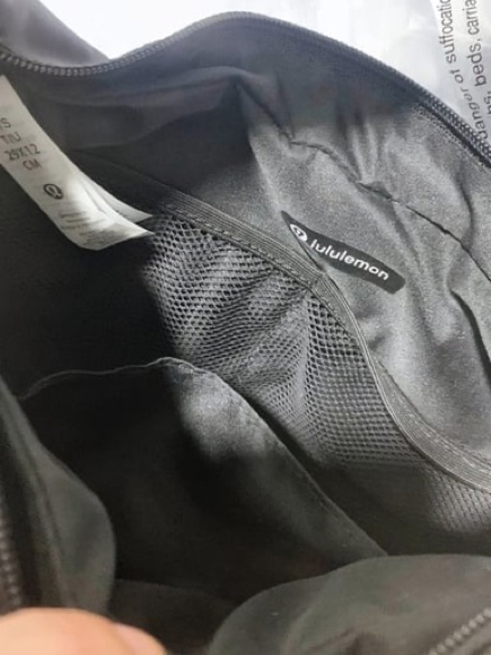 NEW Lululemon Mini Shoulder Crescent Hobo Bag 4L - Picture 6 of 6